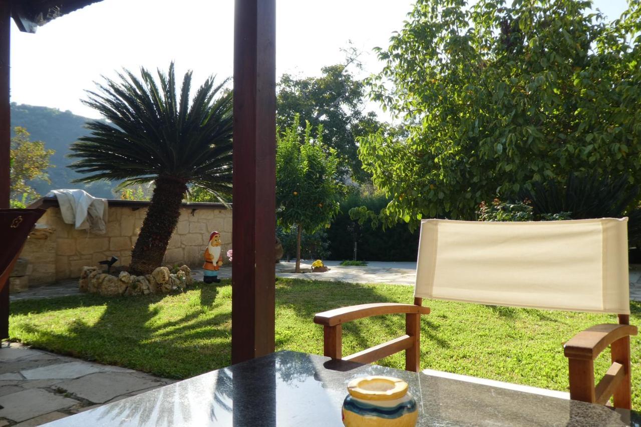 Lola'S Cottage & Garden Kalokhorio Exterior foto